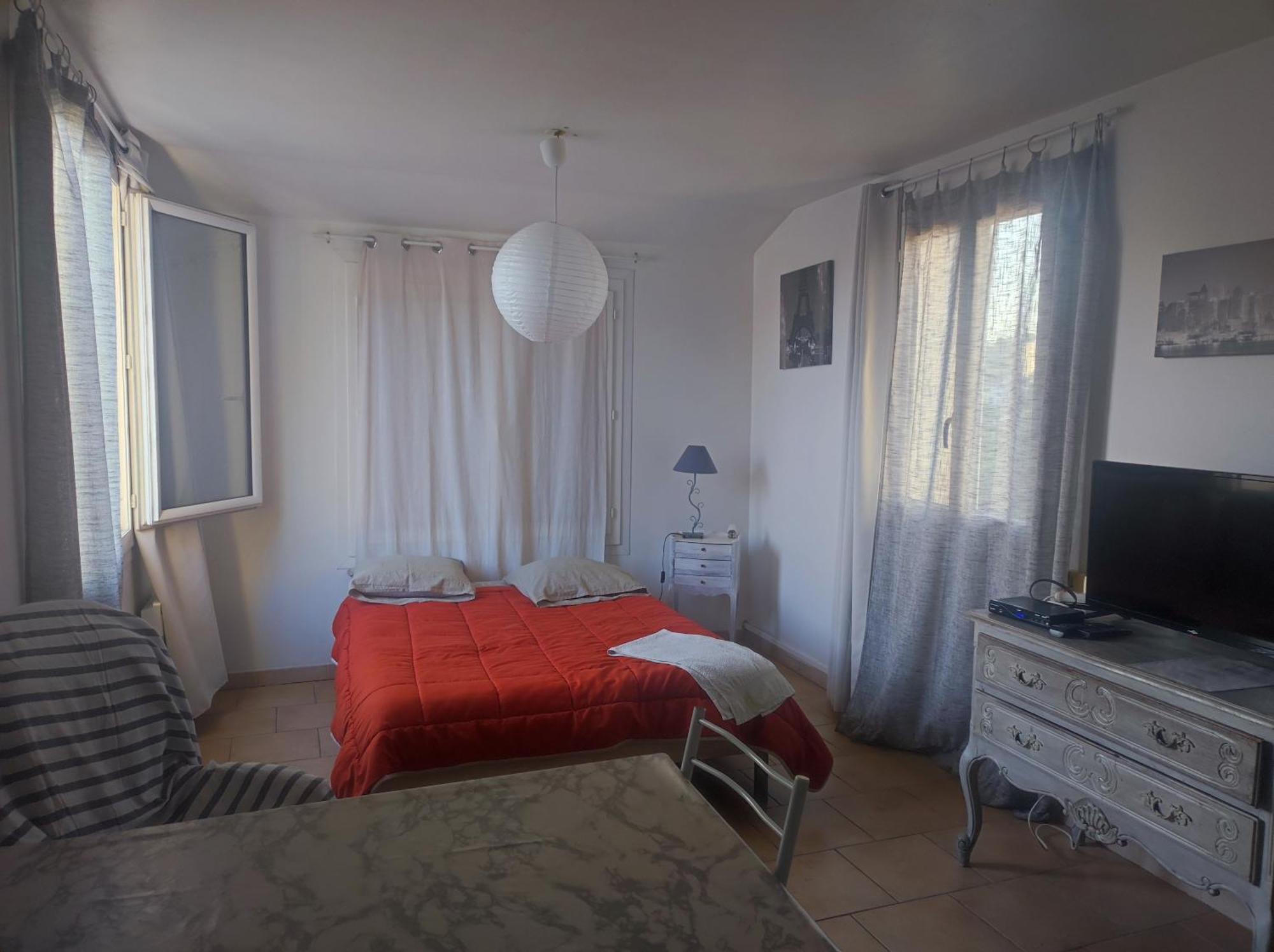 Ingrid Mary Leilighet Nîmes Rom bilde
